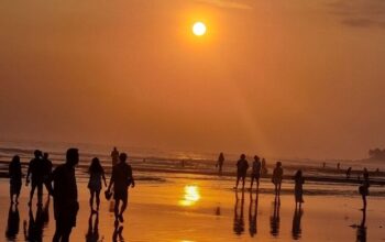 sunset pererenan beach