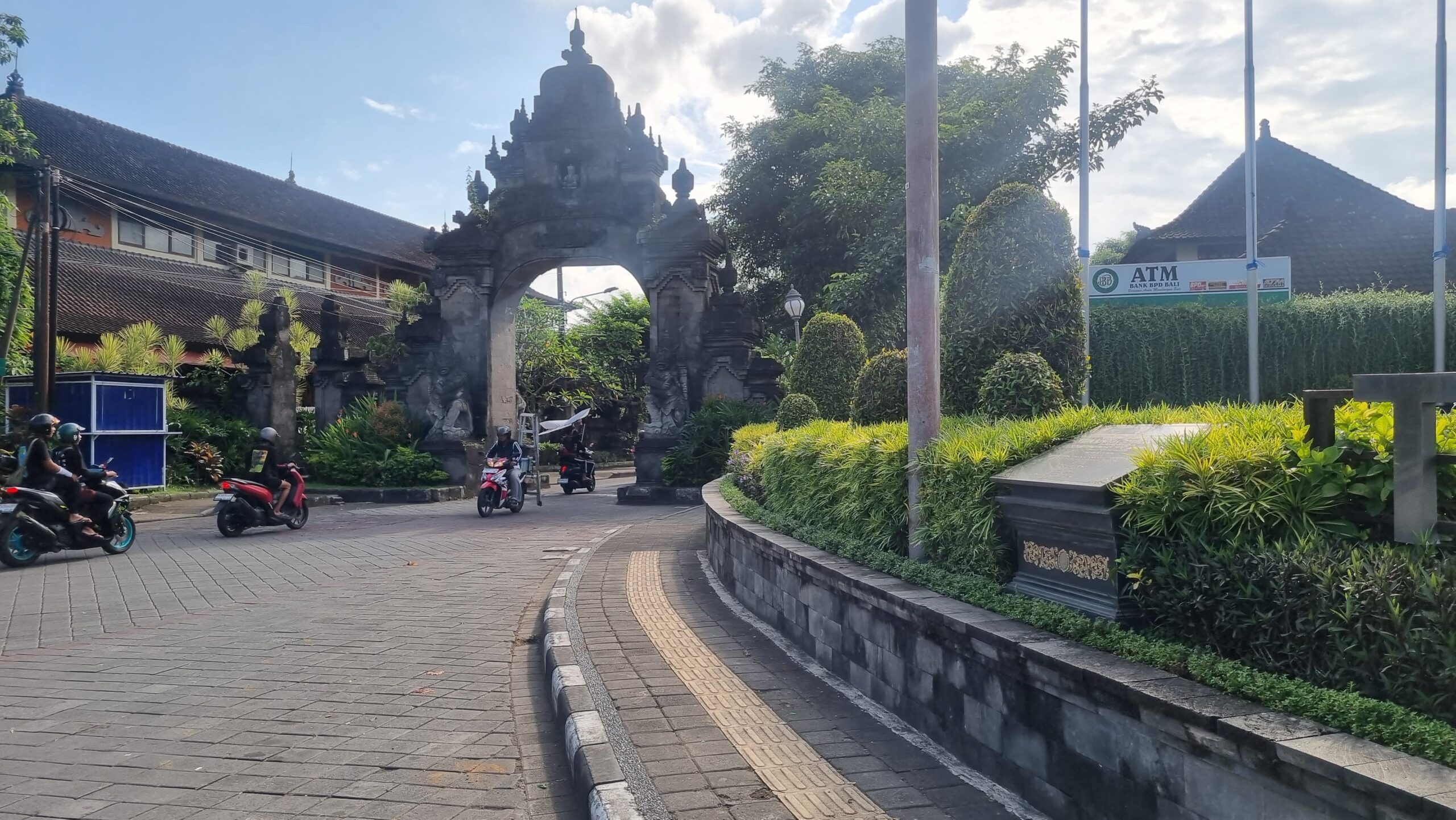 Gate Taman ayun