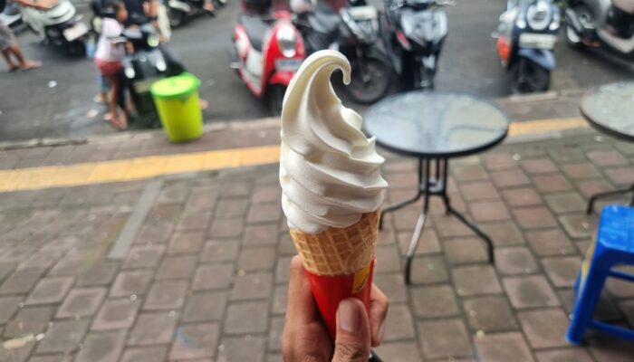 Ice Cream Cone Mixue