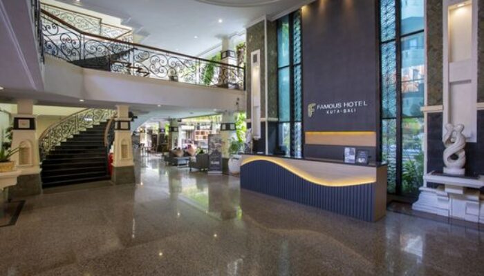 2. Famous Hotel Kuta