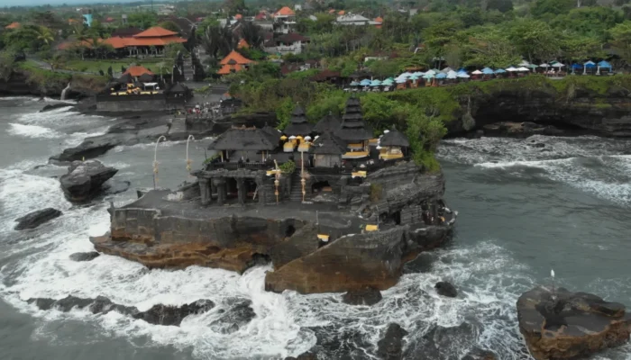 Tanah Lot Bali Tourist Attraction: History, Myths, and Its Beauty