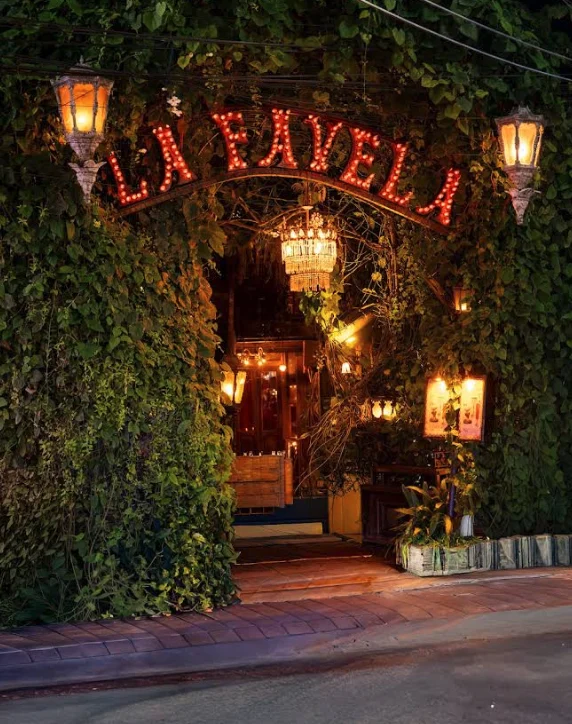 La Favela Entry