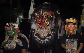 Ngelawang Seke Barong Binal Mengwitani