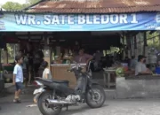 Fun Culinary at Sate Nyoman Bledor: Delicious Pork Satay, Cheap, Plus Rice Field View!