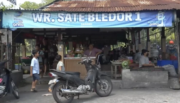 Fun Culinary at Sate Nyoman Bledor: Delicious Pork Satay, Cheap, Plus Rice Field View!