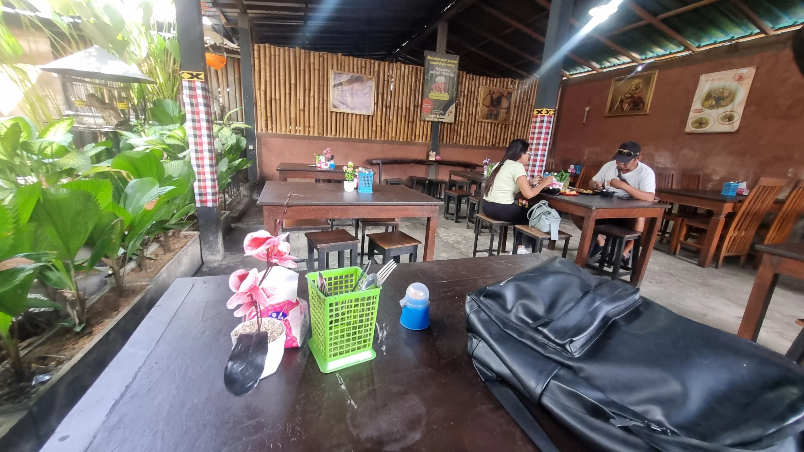 Suasana Babi Guling Malam