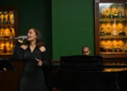 Pinstripe Bar
